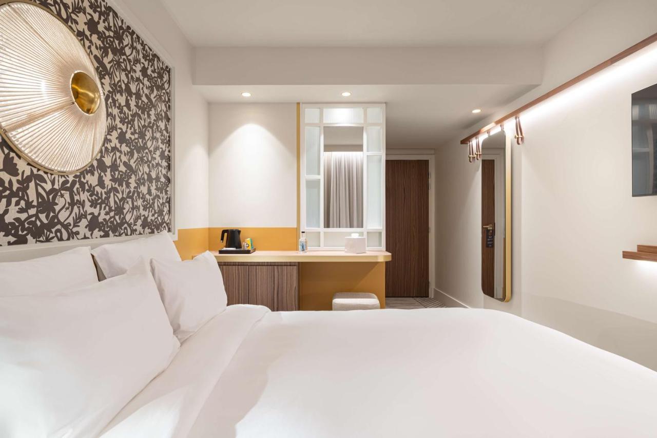 Hotel Yac Paris Clichy, A Member Of Radisson Individuals Εξωτερικό φωτογραφία
