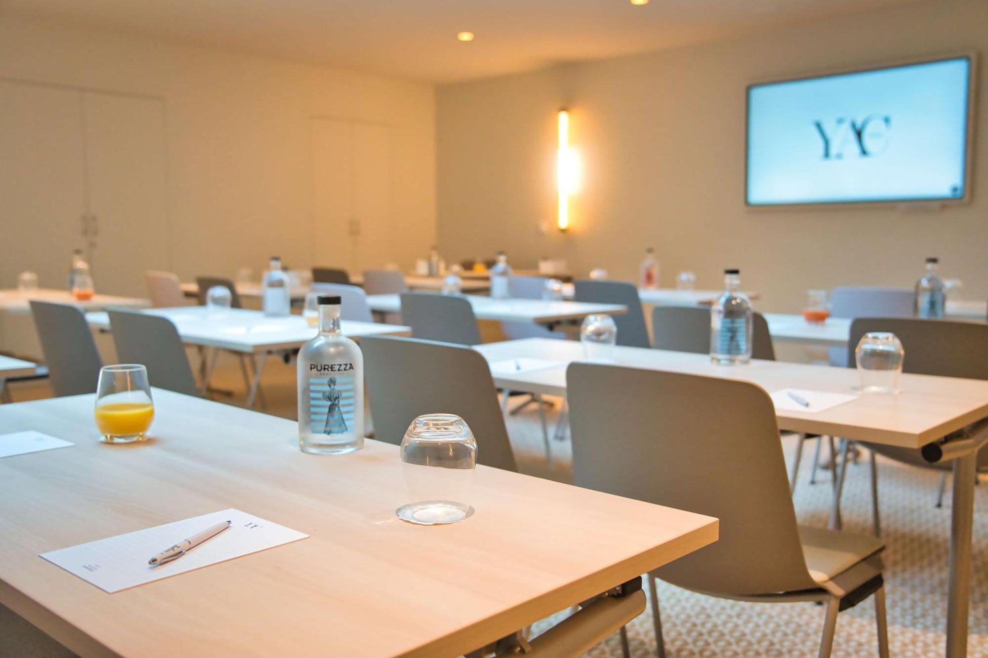 Hotel Yac Paris Clichy, A Member Of Radisson Individuals Εξωτερικό φωτογραφία