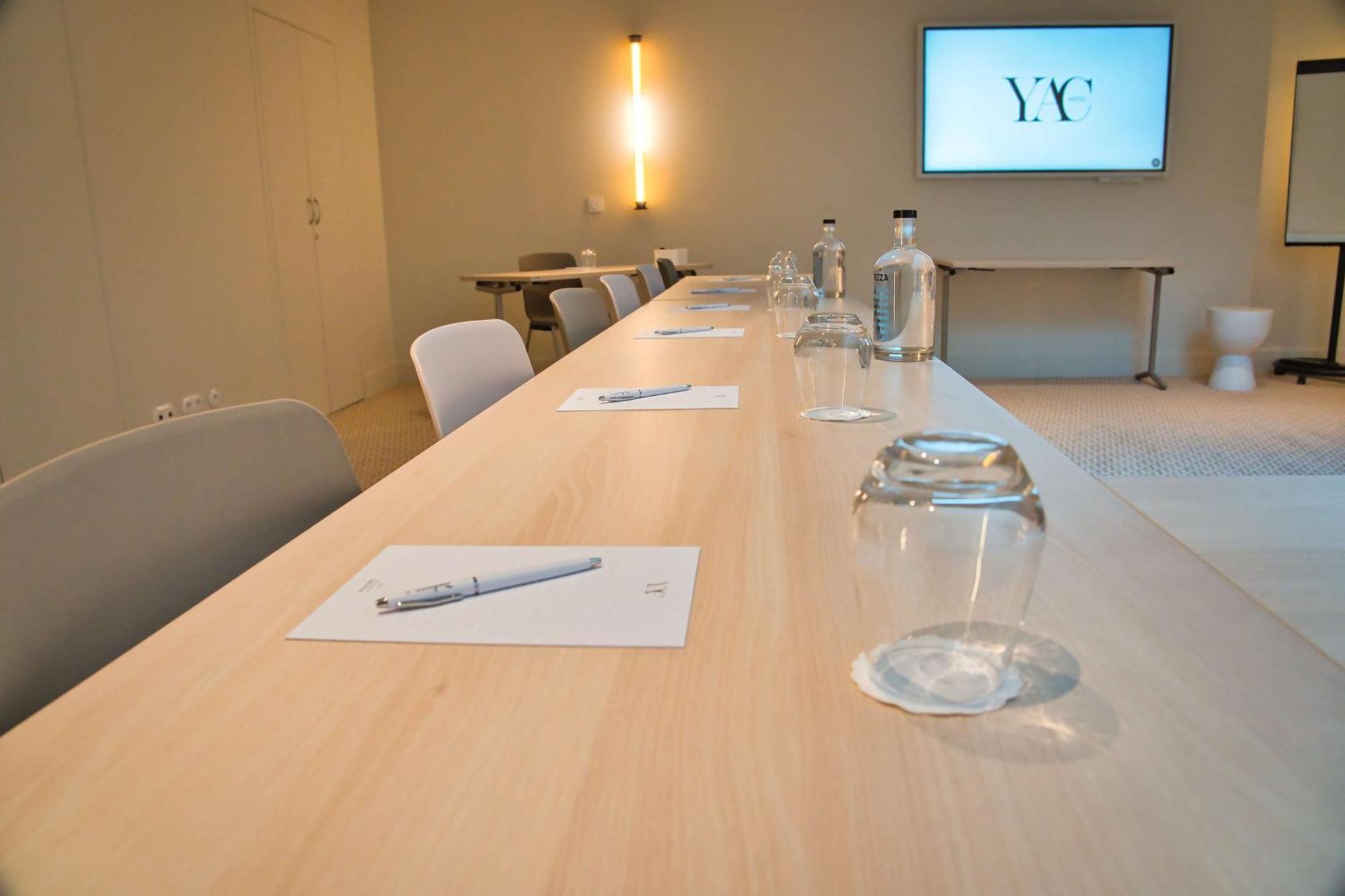 Hotel Yac Paris Clichy, A Member Of Radisson Individuals Εξωτερικό φωτογραφία
