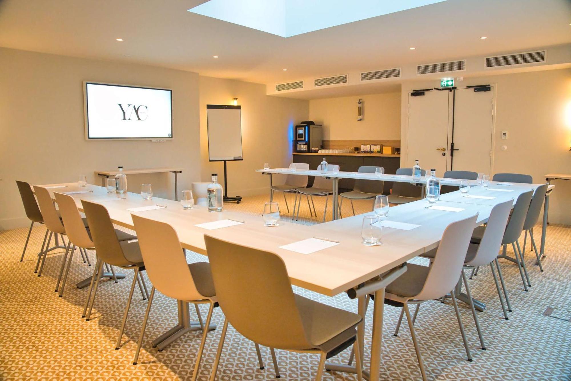 Hotel Yac Paris Clichy, A Member Of Radisson Individuals Εξωτερικό φωτογραφία