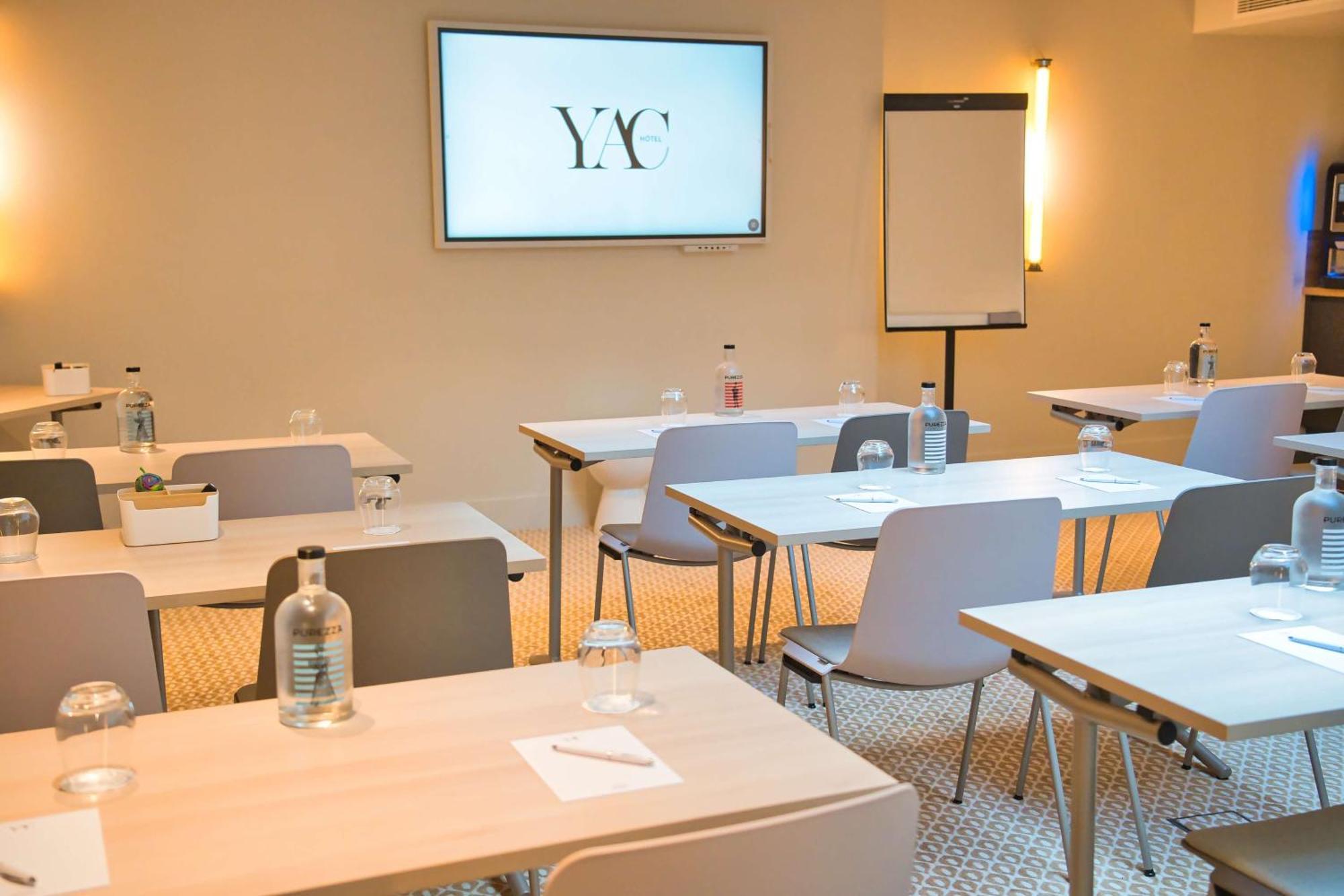 Hotel Yac Paris Clichy, A Member Of Radisson Individuals Εξωτερικό φωτογραφία