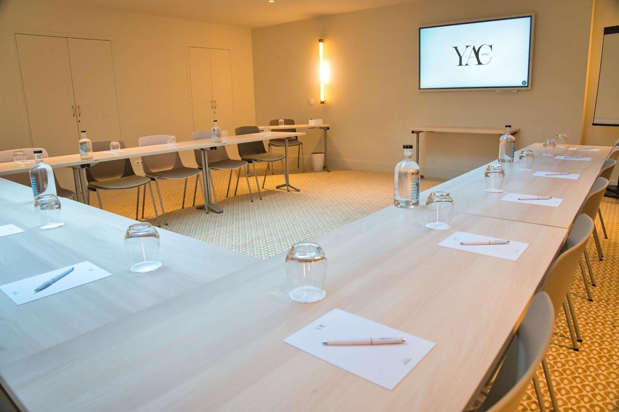 Hotel Yac Paris Clichy, A Member Of Radisson Individuals Εξωτερικό φωτογραφία