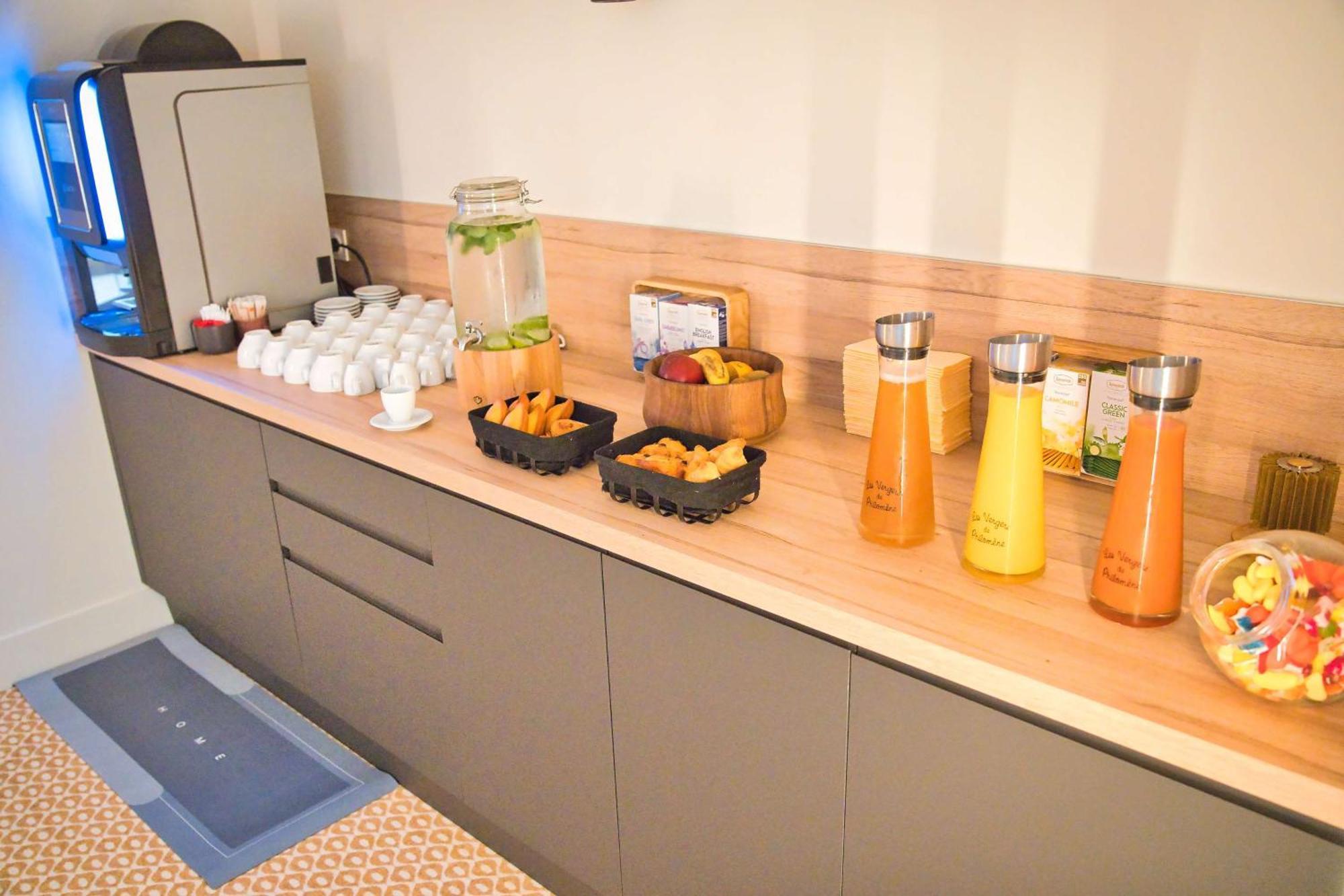 Hotel Yac Paris Clichy, A Member Of Radisson Individuals Εξωτερικό φωτογραφία