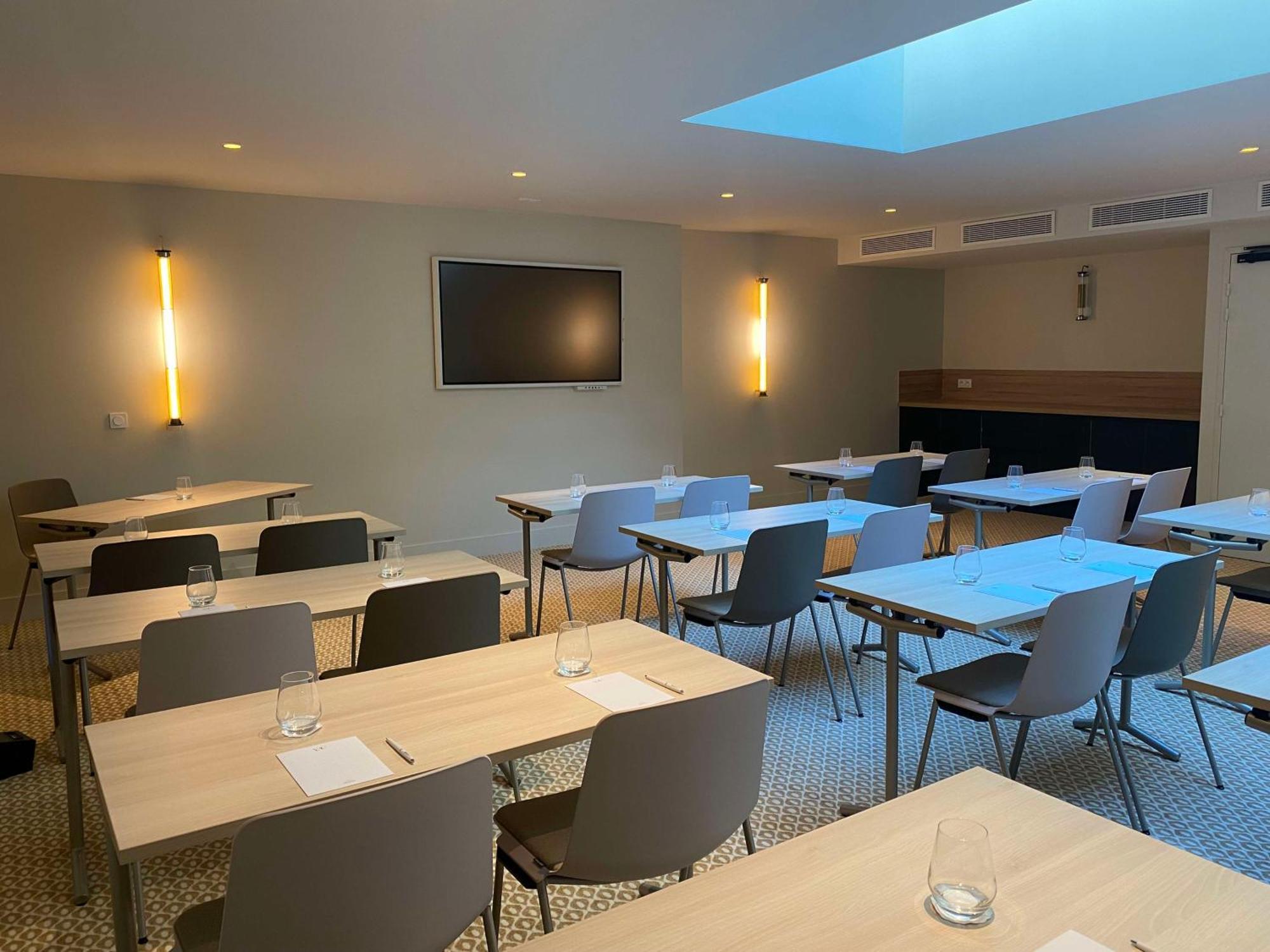 Hotel Yac Paris Clichy, A Member Of Radisson Individuals Εξωτερικό φωτογραφία